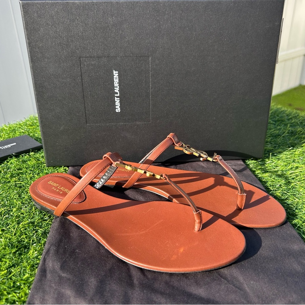 SAINT LAURENT CASSANDRE THONG FLAT SANDAL BROWN LEATHER GOLD YSL SZ 39 NEW - Picture 5 of 16